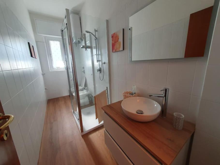 Apartamento Sunhouse - Nuovo Accogliente Bilocale Milán Exterior foto